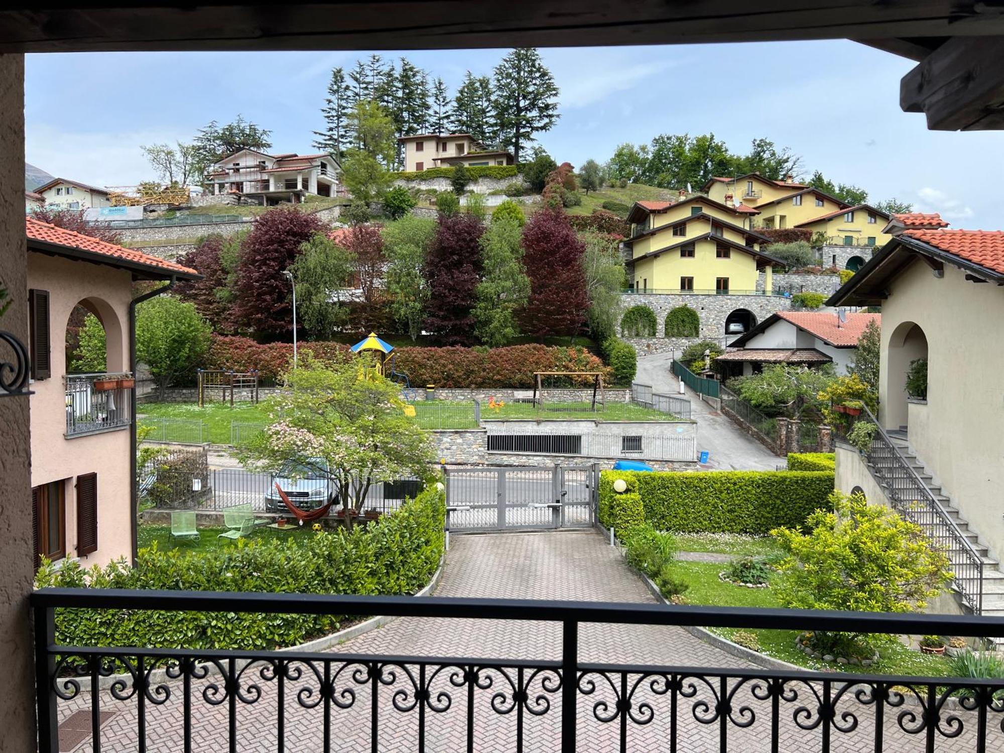 Villa L'Acero Rosso - Giardino Privato E Box Auto Menaggio Esterno foto