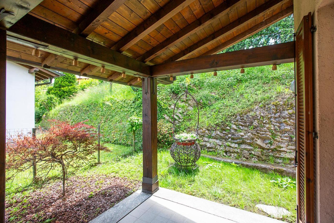 Villa L'Acero Rosso - Giardino Privato E Box Auto Menaggio Esterno foto