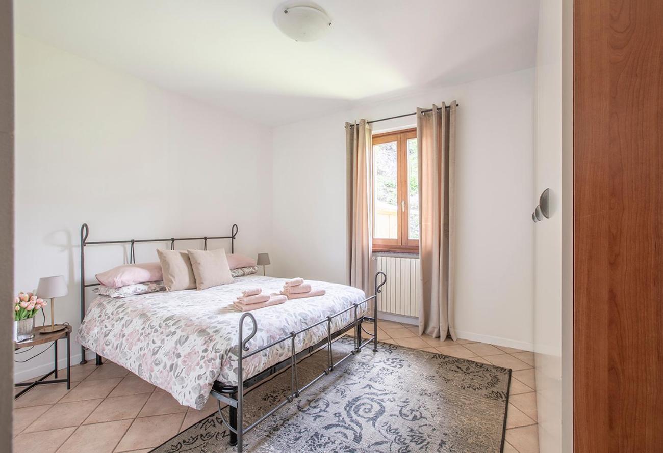 Villa L'Acero Rosso - Giardino Privato E Box Auto Menaggio Esterno foto