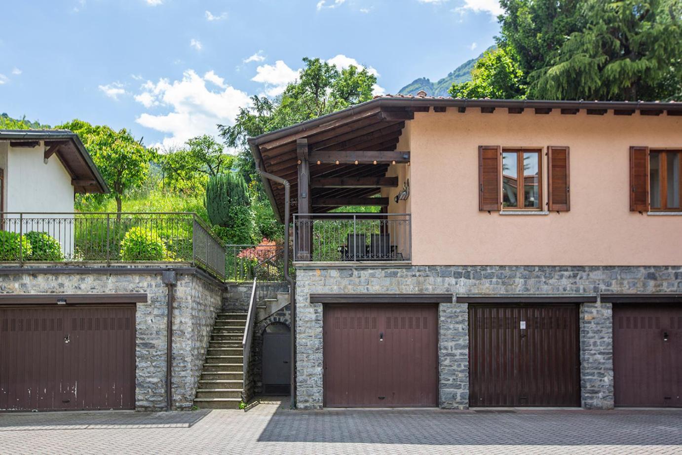 Villa L'Acero Rosso - Giardino Privato E Box Auto Menaggio Esterno foto