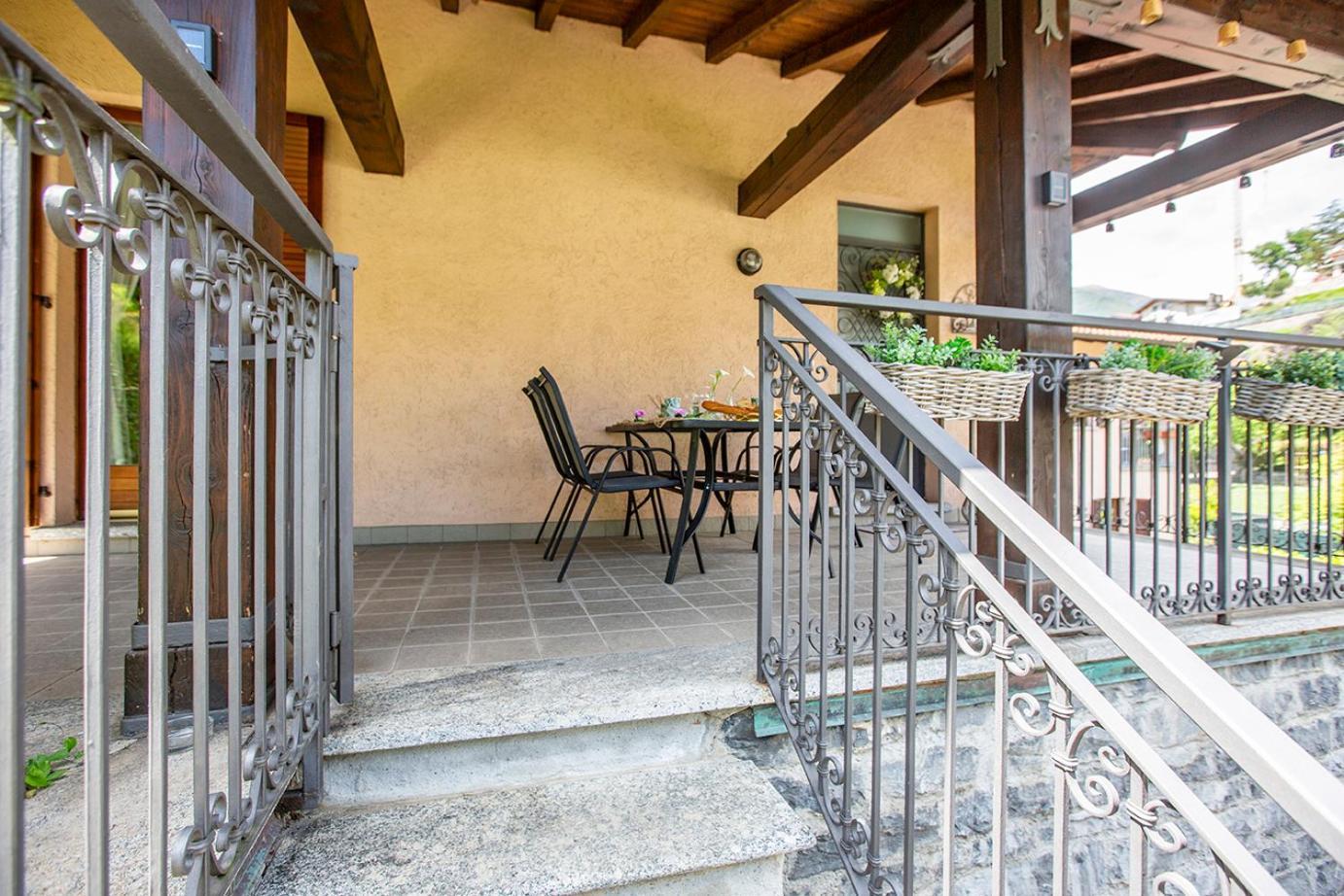 Villa L'Acero Rosso - Giardino Privato E Box Auto Menaggio Esterno foto