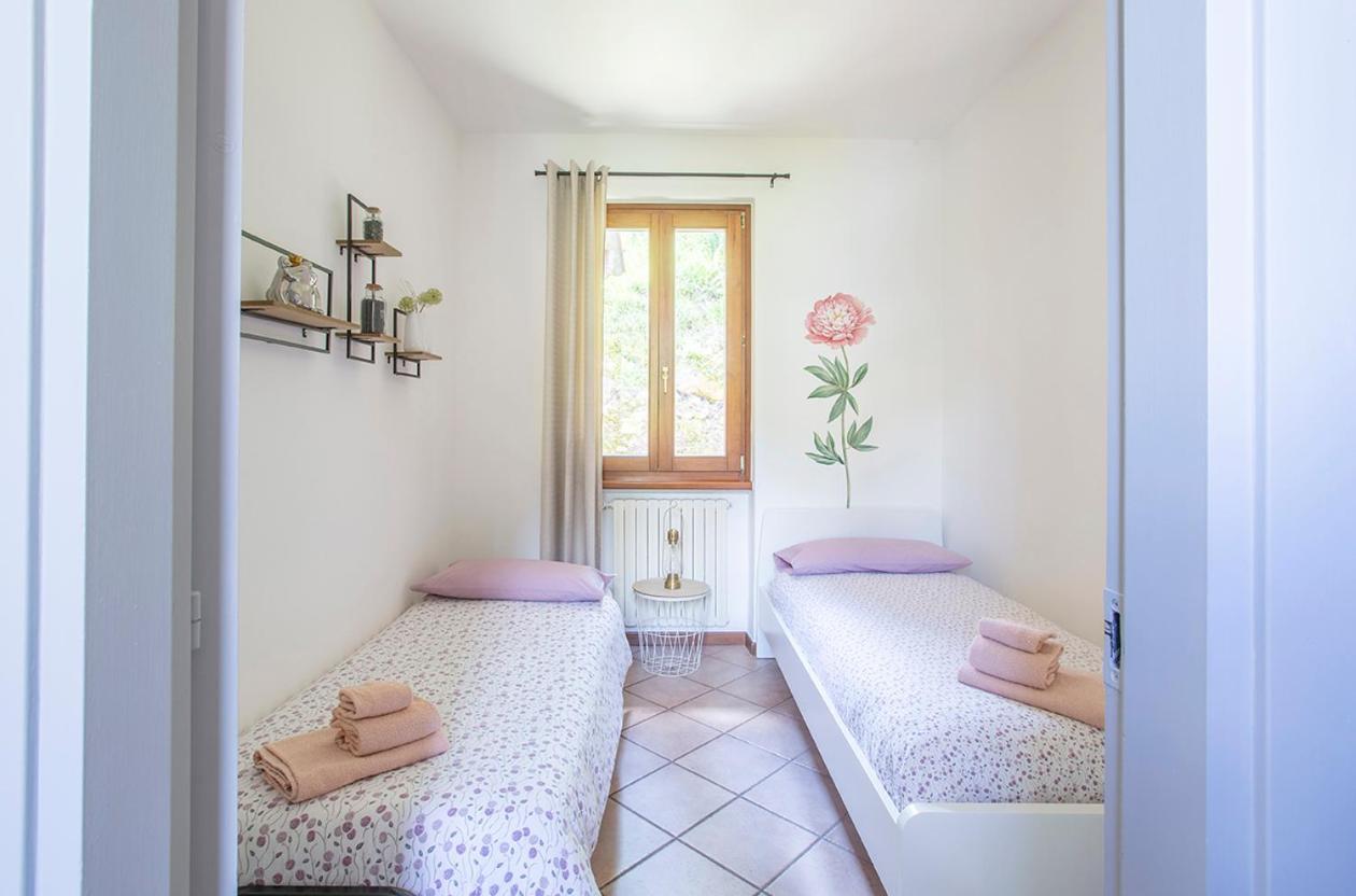 Villa L'Acero Rosso - Giardino Privato E Box Auto Menaggio Esterno foto